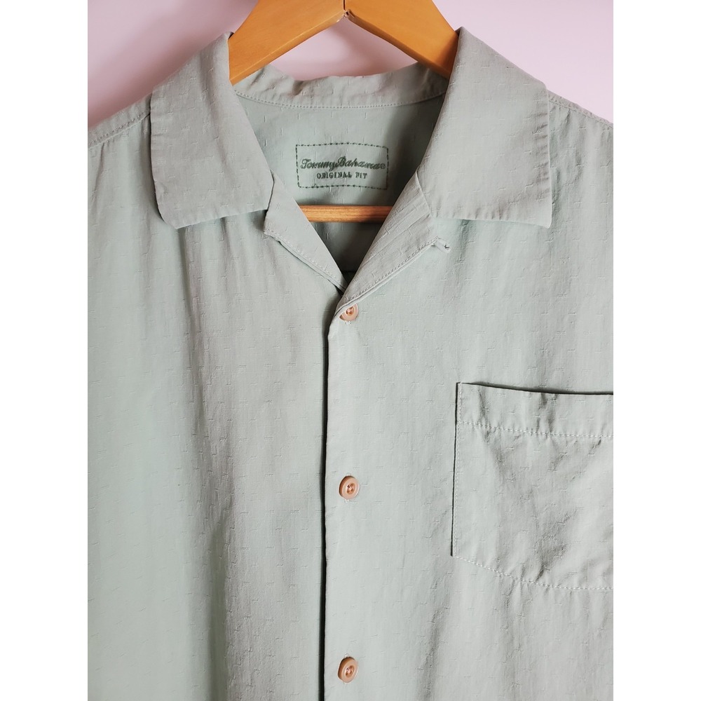 Tommy Bahama 100% Silk Camp Shirt Mens Medium Green Textured Hawaiian Short Slee